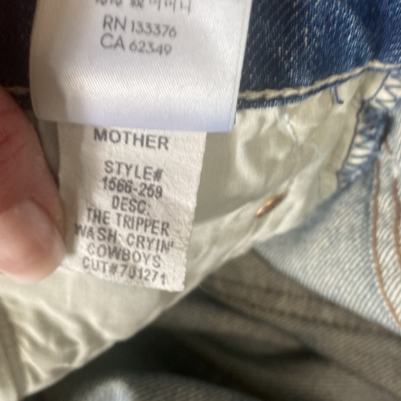 MOTHER THE TRIPPER CHEW IN CRYIN’ COWBOYS HI RISE BUTTON FLY RAW DISTRESSED HEM - Picture 16 of 17